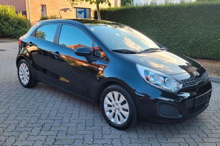 Kia Rio 86.000 km 5.400 &euro; Minden 32427