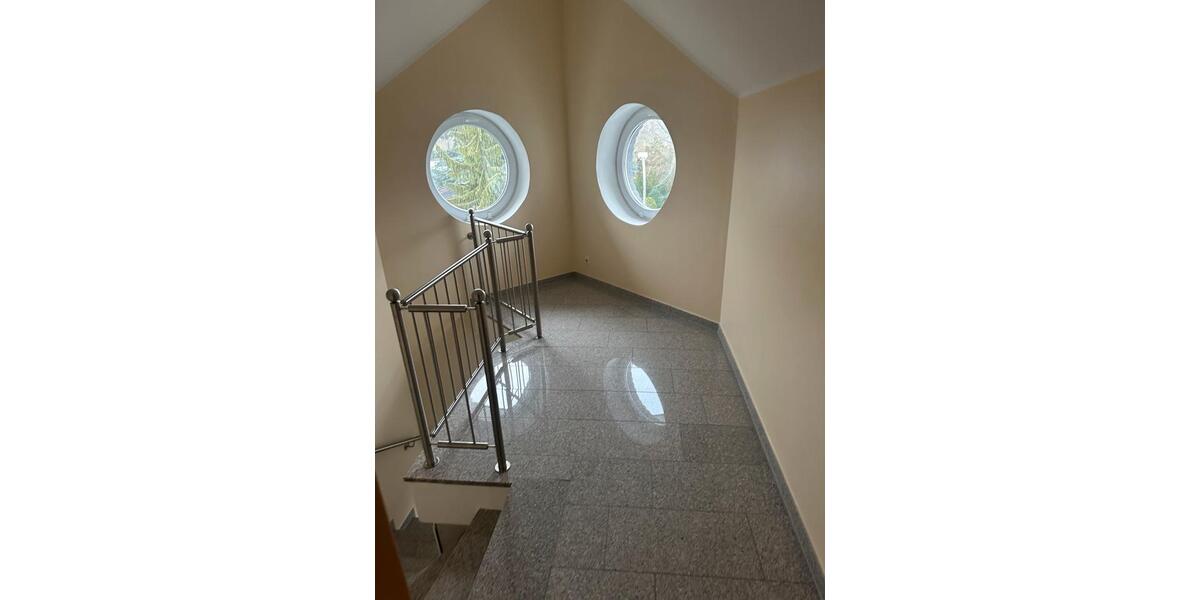 Etagenwohnung Kirchlengern - 2 Zimmer, 120 m&sup2;, 1.300&euro; | Angebot:24384064