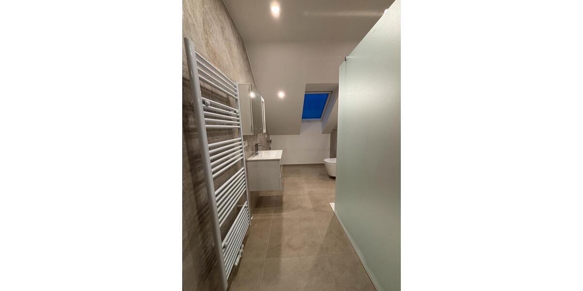 Dachgeschoßwohnung Vlotho - 3 Zimmer, 110 m&sup2;, 900&euro; | Angebot:25633246