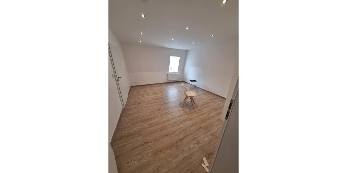 Dachgeschoßwohnung Rinteln - 2 Zimmer, 66 m&sup2;, 680&euro; | Angebot:25902937