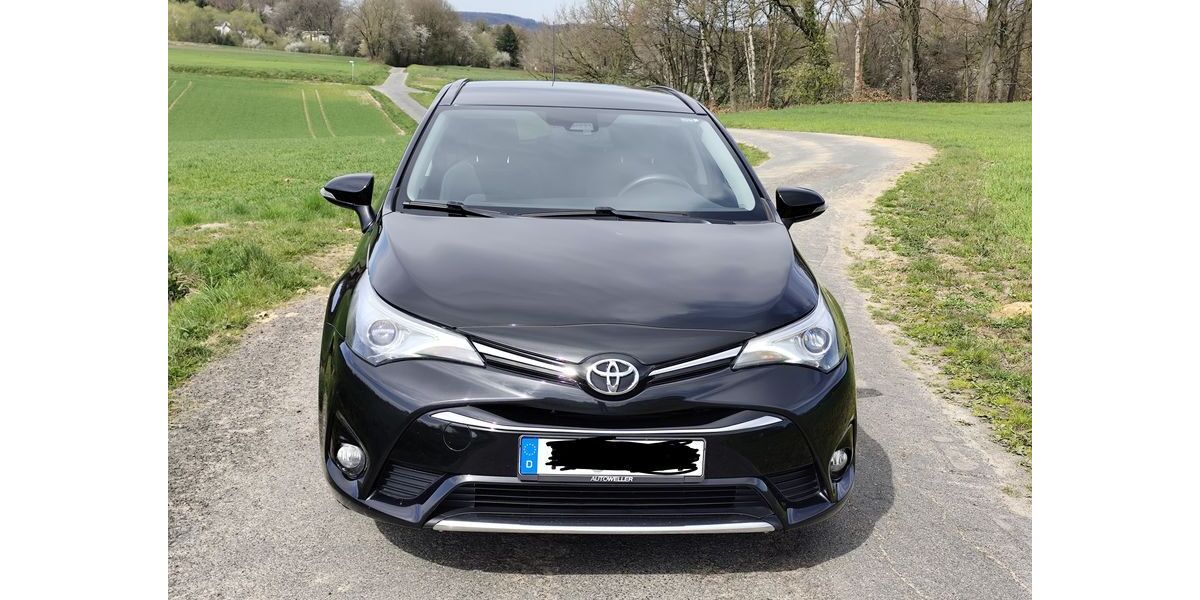 Toyota Avensis 162.000 km 11.800 &euro; Vlotho 32602