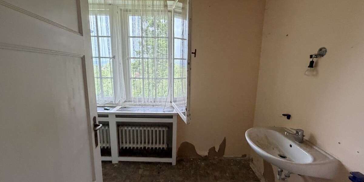 Denkmalgeschützte Fabrikantenvilla an der Weser – Parkgrundstück mit drei zusätzlichen Bauplätzen - Villa Vlotho | Angebot:27254373