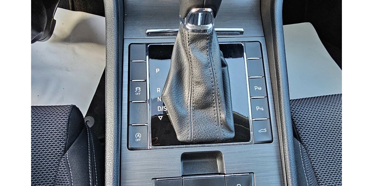 Skoda Superb 2.0 TSI DSG AHK LED NAVI ACC VIRT Cockpit 92.480 km 25.790 &euro; Löhne 32584