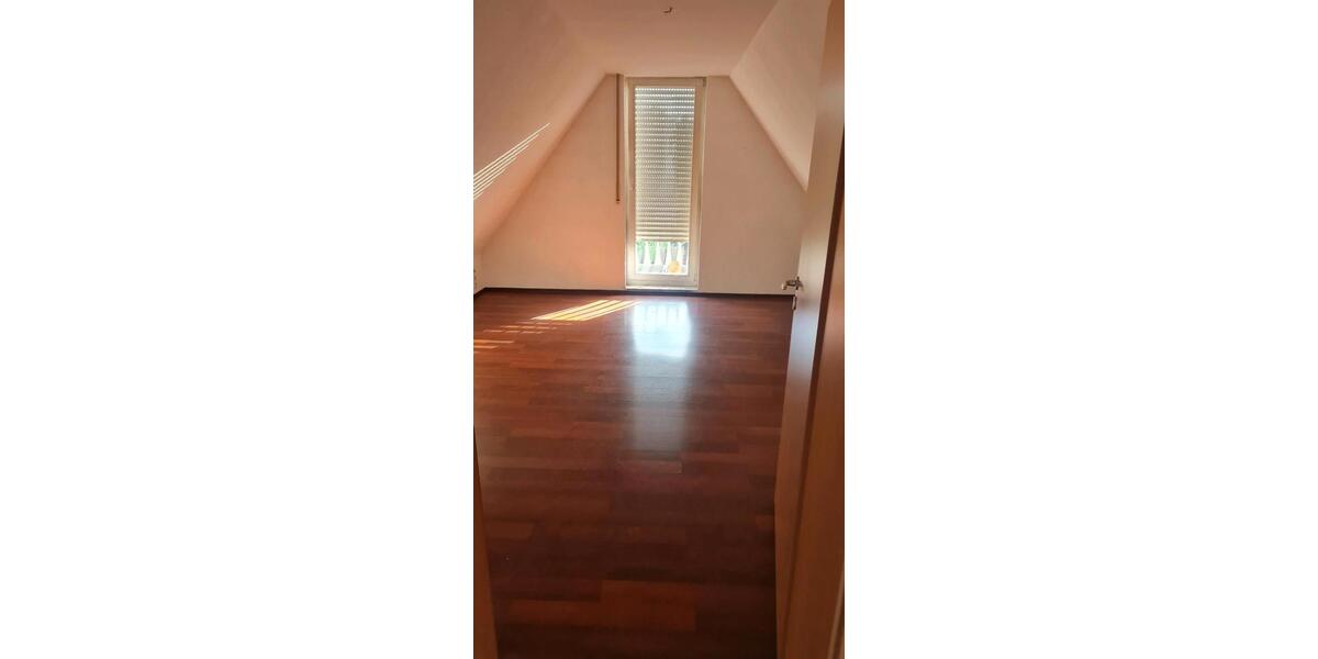 Dachgeschoßwohnung Dörentrup - 2 Zimmer, 45 m&sup2;, 450&euro; | Angebot:25098739