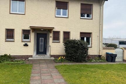 Haus Bad Salzuflen - 8 Zimmer, 260 m&sup2;, 1.600&euro; | Angebot:26143853