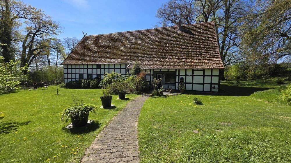 Bauernhaus, Landhaus Hüllhorst / Oberbauerschaft Oberbauerschaft - 4 Zimmer, 350 m&sup2;, 365.000&euro; | Angebot:26694848