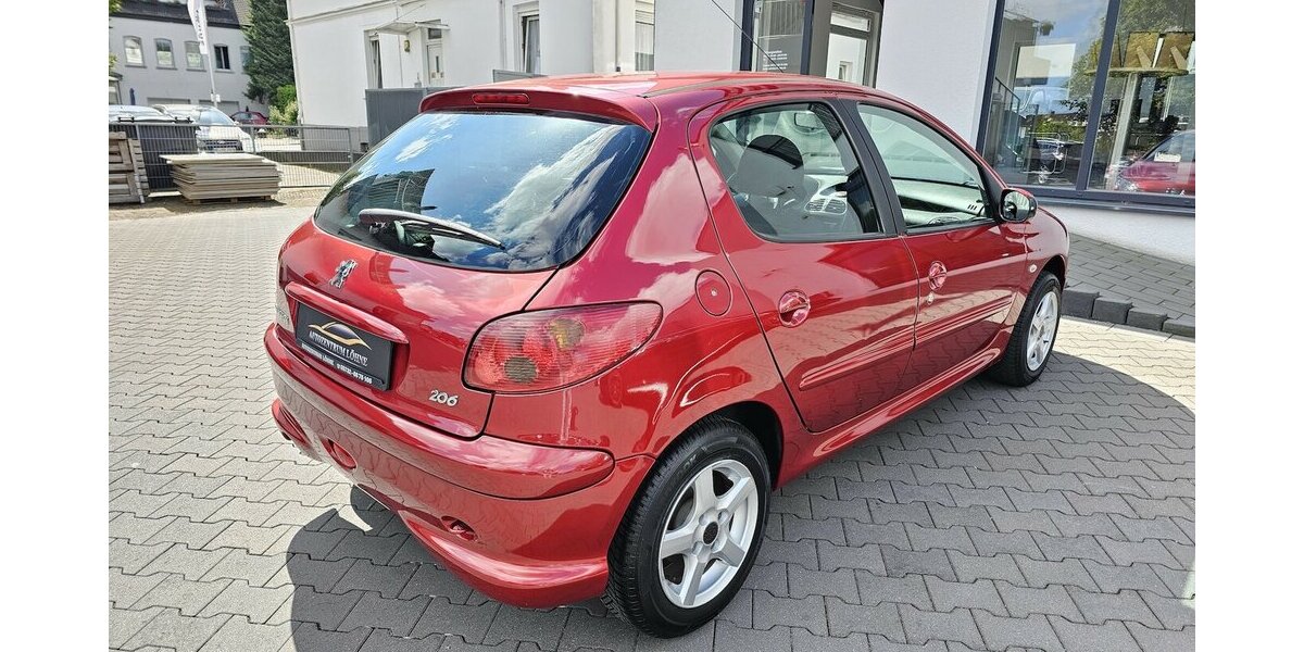 Peugeot 206 XT KLIMA AUS 2.HAND 178.000 km 2.490 &euro; Löhne 32584