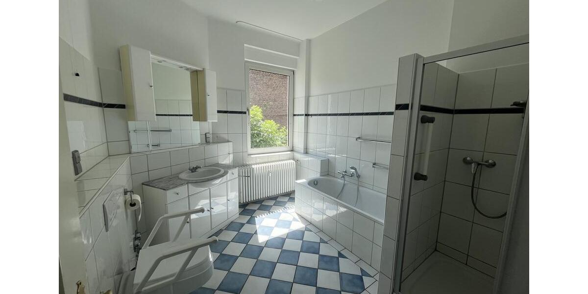 Erdgeschoßwohnung Bad Salzuflen - 3 Zimmer, 115 m&sup2;, 865&euro; | Angebot:26368668