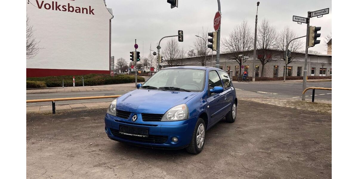 Renault Clio 162.600 km 1.990 &euro; Herford 32049