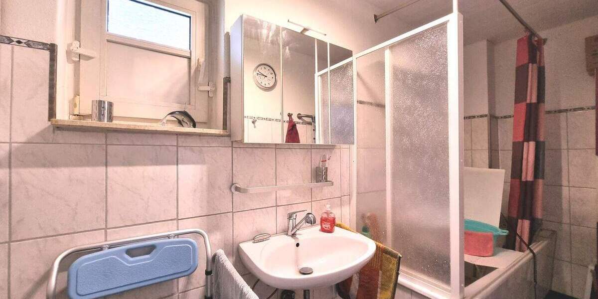 Mehrfamilienhaus, Wohnhaus Bünde / Hüffen Hüffen - 5 Zimmer, 110 m&sup2;, 118.000&euro; | Angebot:25732154