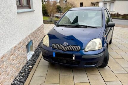 Toyota Yaris 270.000 km 2.200 &euro; Bad Salzuflen 32107