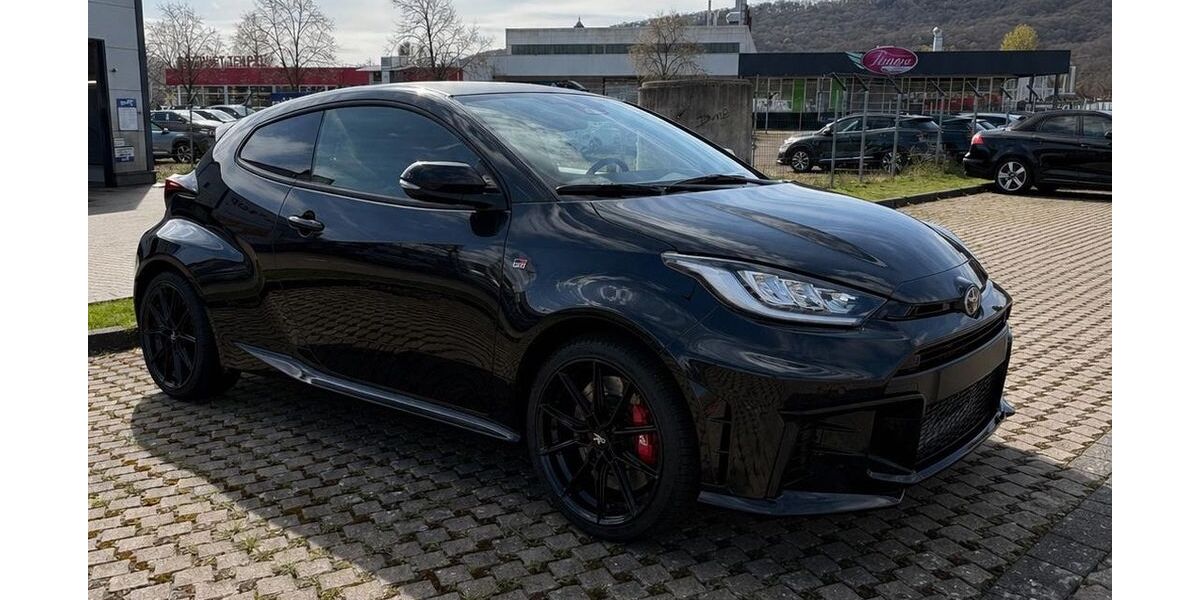 Toyota Yaris 14.000 km 45.400 &euro; Bückeburg 31675