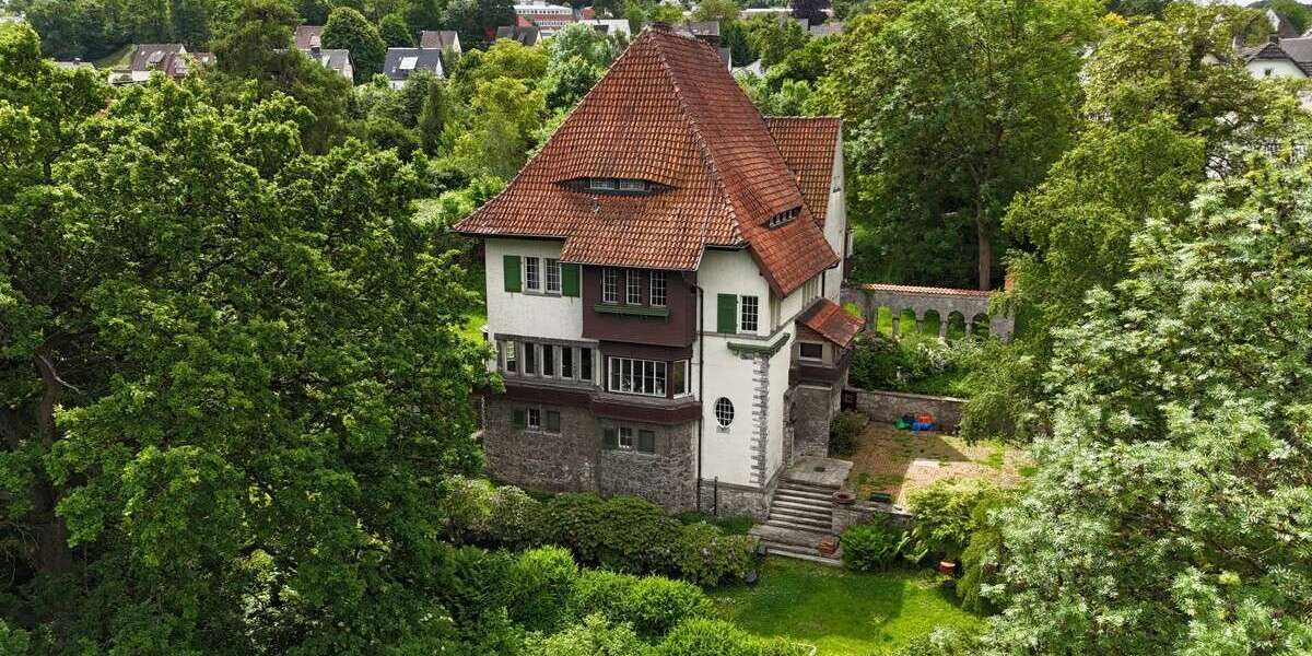Denkmalgeschützte Fabrikantenvilla an der Weser – Parkgrundstück mit drei zusätzlichen Bauplätzen - Villa Vlotho | Angebot:27254373