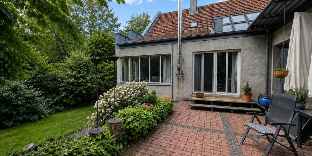 Charakterimmobilie mit Einliegerwohnung auf außergewöhnlichem Naturgrundstück - Mehrfamilienhaus, Wohnhaus Hüllhorst | Angebot:27254352