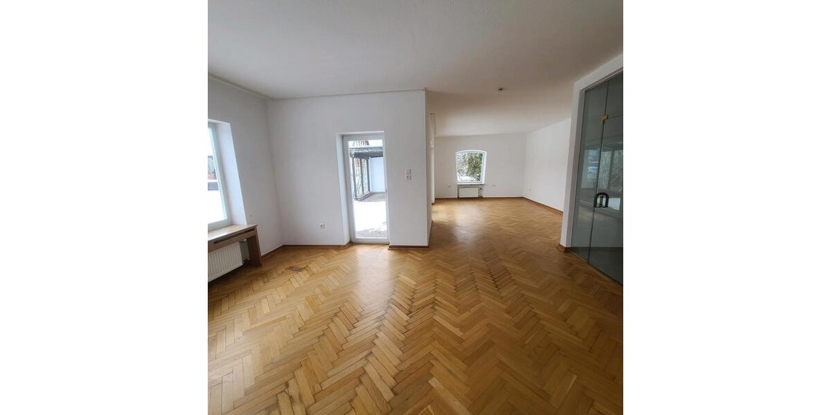 Einfamilienhaus Lemgo - 3 Zimmer, 135 m&sup2;, 1.700&euro; | Angebot:24284339