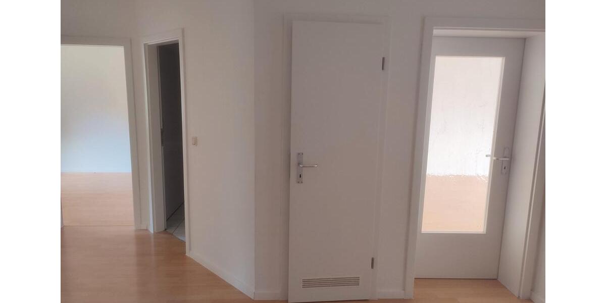 Erdgeschoßwohnung Rinteln - 3 Zimmer, 82 m&sup2;, 790&euro; | Angebot:26636510