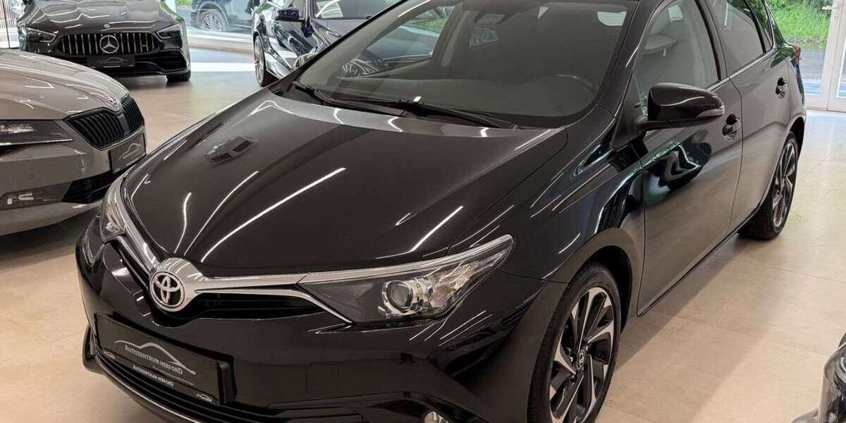 Toyota Auris 123.000 km 9.900 &euro; Herford 32051