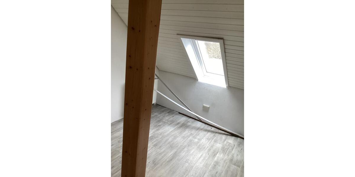 Dachgeschoßwohnung Hüllhorst - 2 Zimmer, 70 m&sup2;, 700&euro; | Angebot:26021474