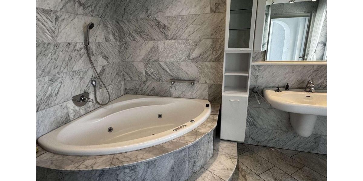 Etagenwohnung Rinteln - 2 Zimmer, 117 m&sup2;, 750&euro; | Angebot:26232164