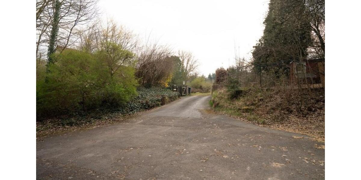 Einfamilienhaus Rinteln - 7 Zimmer, 230 m&sup2;, 690.000&euro; | Angebot:26098875