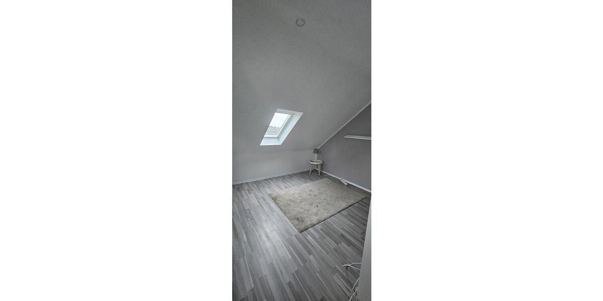 Dachgeschoßwohnung Stadthagen - 4.5 Zimmer, 110 m&sup2;, 1.100&euro; | Angebot:23761614