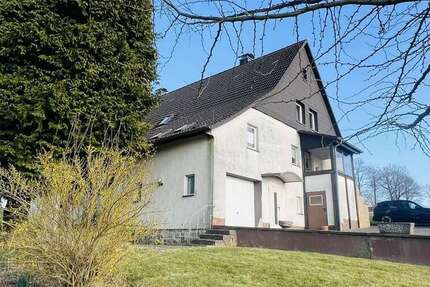 Haus Dörentrup / Sibbentrup Sibbentrup - 10 Zimmer, 230 m&sup2;, 159.000&euro; | Angebot:24684265