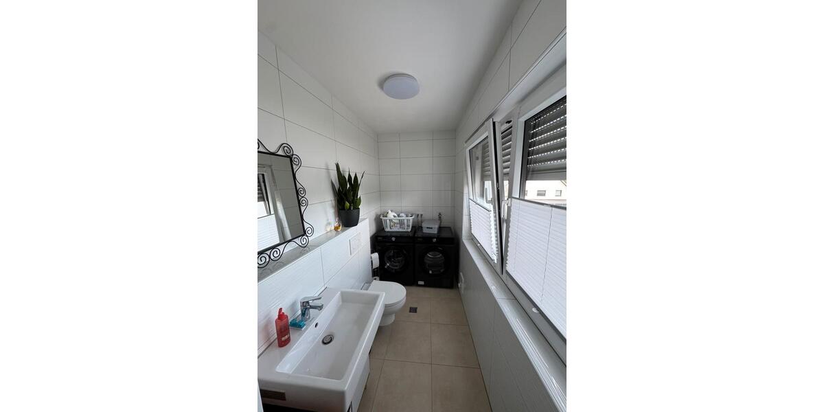 Etagenwohnung Porta Westfalica - 5 Zimmer, 182 m&sup2;, 1.350&euro; | Angebot:26604523