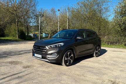 Hyundai TUCSON 102.000 km 14.990 &euro; Lemgo 32657