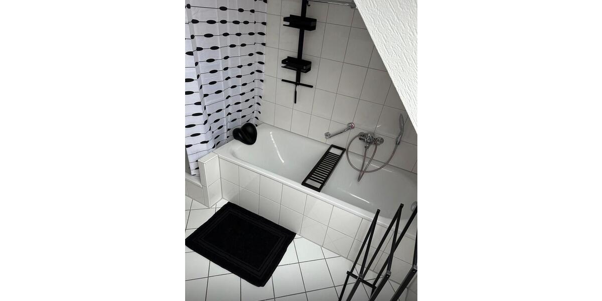 Dachgeschoßwohnung Lemgo - 2 Zimmer, 40 m&sup2;, 850&euro; | Angebot:26021422