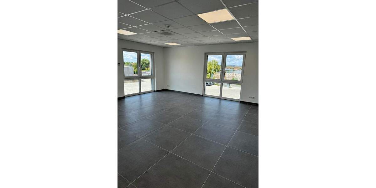 Gewerbeobjekt Lindhorst - 5 Zimmer, 207 m&sup2;, 2.200&euro; | Angebot:25681595