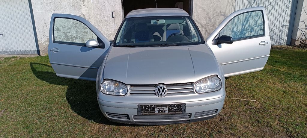 VW Golf 150.718 km 1.999 &euro; Hiddenhausen 32120