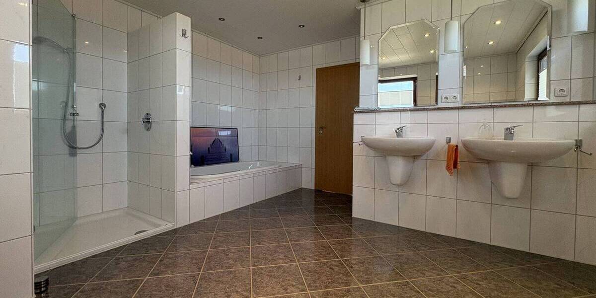 Mehrfamilienhaus, Wohnhaus Auetal Hattendorf - 9 Zimmer, 280 m&sup2;, 395.000&euro; | Angebot:26017943