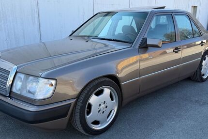 Mercedes-Benz 260 66.800 km 8.675 &euro; Dörentrup 32694