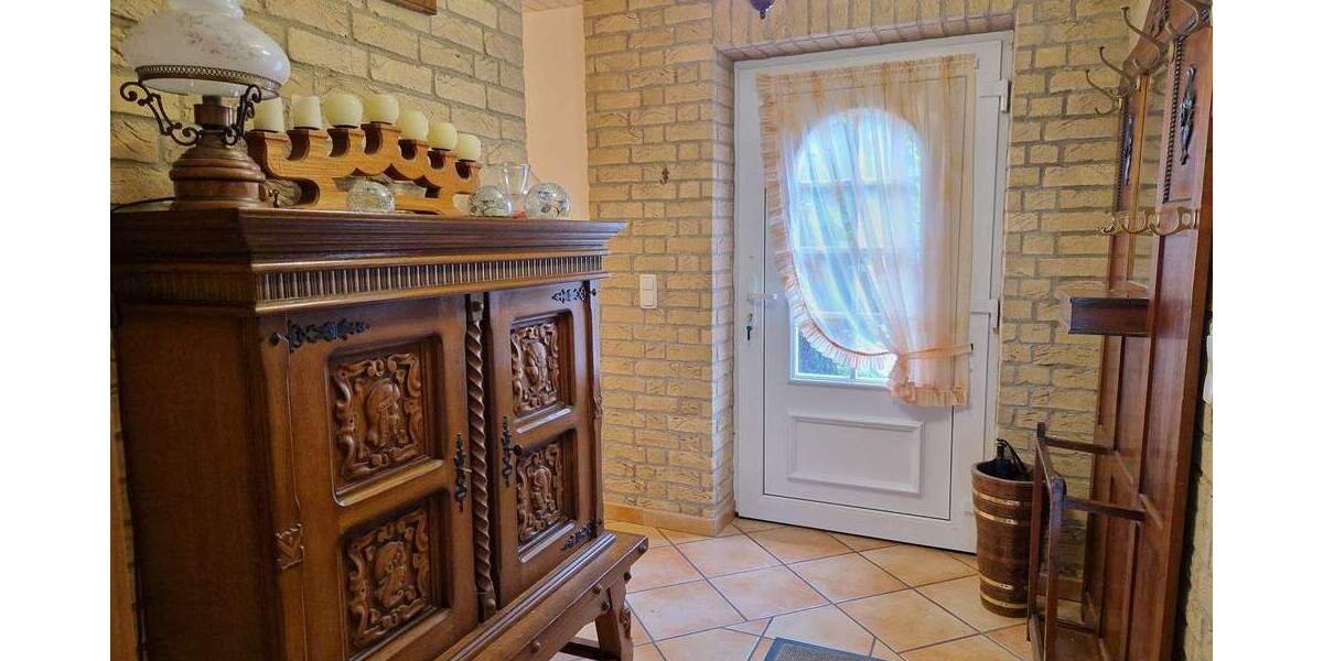 Einfamilienhaus Porta Westfalica Eisbergen - 8 Zimmer, 190 m&sup2;, 249.000&euro; | Angebot:25797141