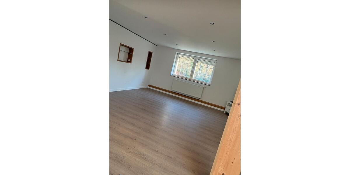 Dachgeschoßwohnung Vlotho - 3 Zimmer, 110 m&sup2;, 900&euro; | Angebot:25654674