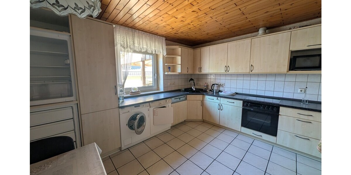 Großes Grundstück in Hüllhorst: Einfamilienhaus mit Potenzial zur Neugestaltung - Einfamilienhaus Hüllhorst | Angebot:26549649