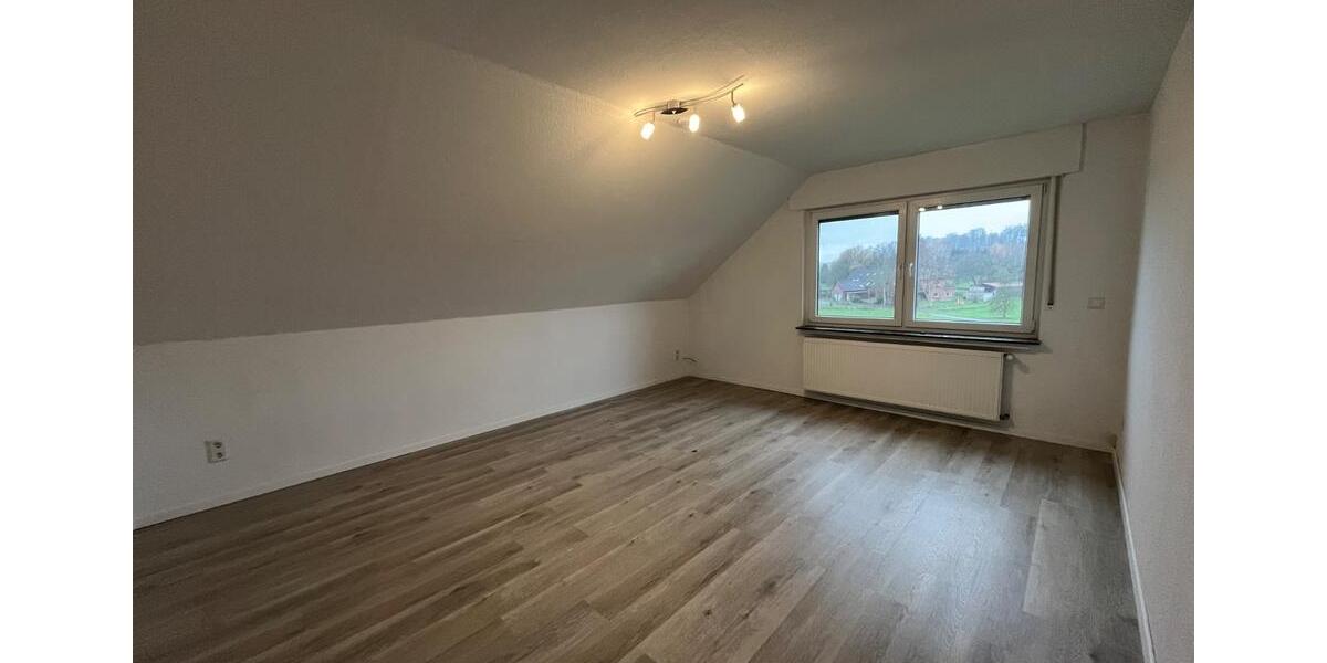 Dachgeschoßwohnung Porta Westfalica - 4 Zimmer, 85 m&sup2;, 670&euro; | Angebot:26621392
