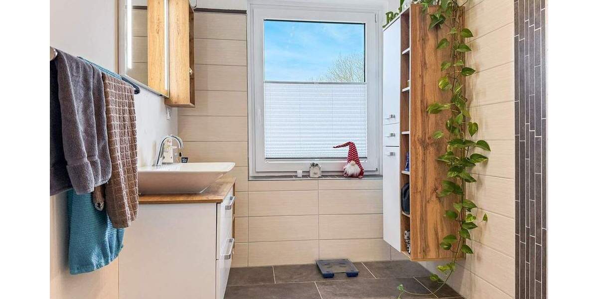 Bungalow Heuerßen - 4 Zimmer, 128 m&sup2;, 248.000&euro; | Angebot:25779359