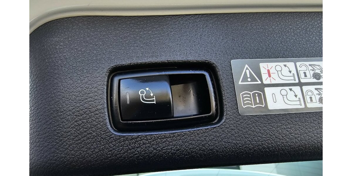 Mercedes-Benz GLE 350 d 4Matic LEDER NAVI AHK LED AUS 2.HAND 139.991 km 32.990 &euro; Löhne 32584