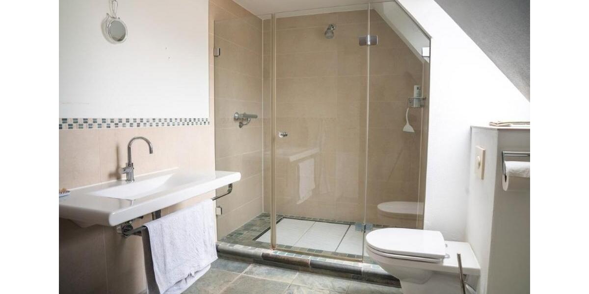 Einfamilienhaus Rinteln - 7 Zimmer, 230 m&sup2;, 690.000&euro; | Angebot:26098875