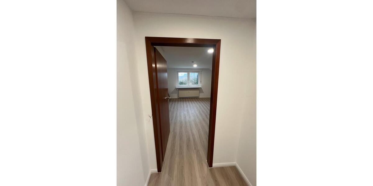 Dachgeschoßwohnung Dörentrup - 2.5 Zimmer, 68 m&sup2;, 460&euro; | Angebot:25054979
