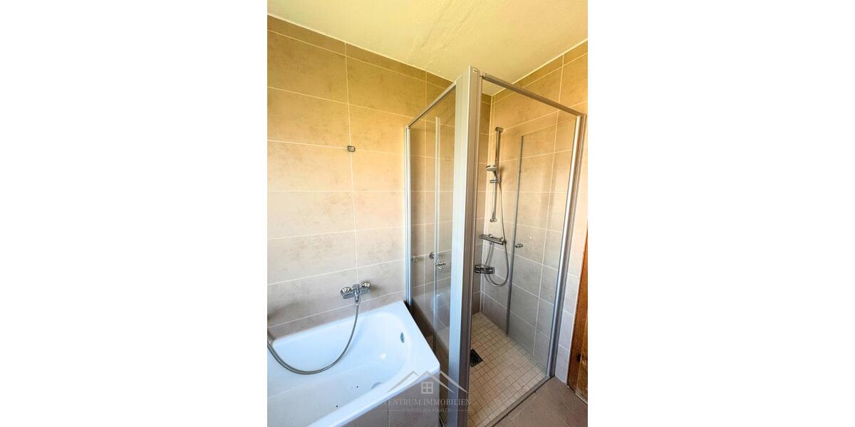 Dachgeschoßwohnung Hessisch Oldendorf - 3 Zimmer, 85 m&sup2;, 800&euro; | Angebot:26591128