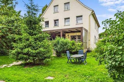 Haus Extertal Bösingfeld - 9 Zimmer, 200 m&sup2;, 179.000&euro; | Angebot:25686331