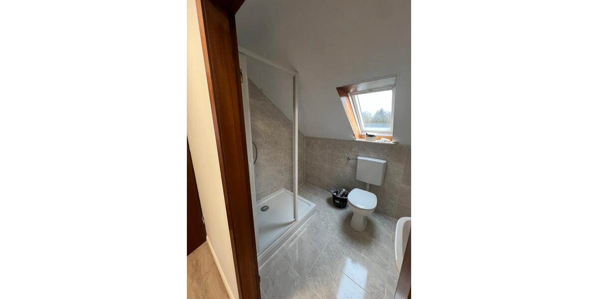 Dachgeschoßwohnung Dörentrup - 2.5 Zimmer, 68 m&sup2;, 460&euro; | Angebot:25054979