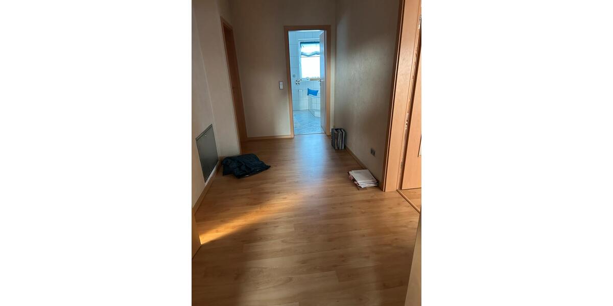 Etagenwohnung Enger - 4 Zimmer, 150 m&sup2;, 1.300&euro; | Angebot:26022700