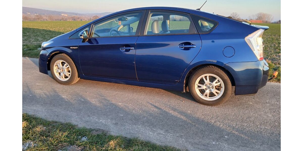 Toyota Prius 141.570 km 7.500 &euro; Bad Salzuflen 32107