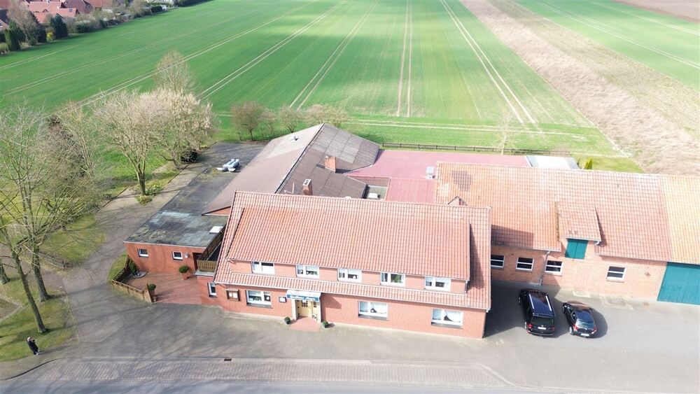 Vielseitige Hofanlage mit Wohnhaus, Stallungen, Scheune und Entwicklungspotenzial - Gewerbeobjekt Stolzenau | Angebot:27323617