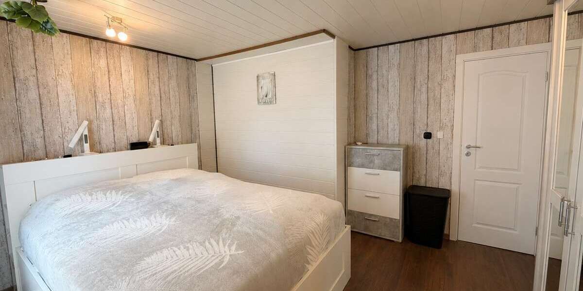 Großzügiges Zweifamilienhaus mit Einliegerwohnung und neuer Heizung - Mehrfamilienhaus, Wohnhaus Hüllhorst | Angebot:27254380