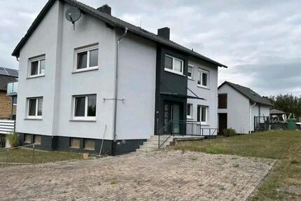 Haus Rinteln - 7 Zimmer, 160 m&sup2;, 280.000&euro; | Angebot:26118309