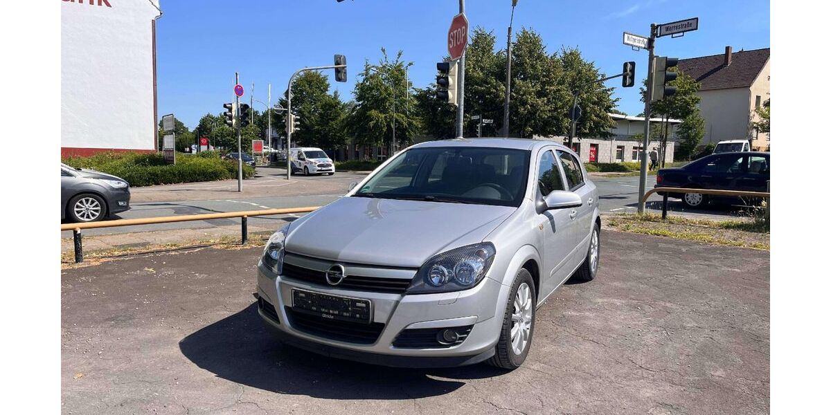 Opel Astra 122.000 km 1.990 &euro; Herford 32049